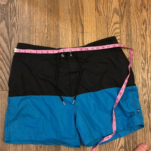 Nautica teal and black 5 inch inseam extra large men’s swim trunks - Picture 2 of 6